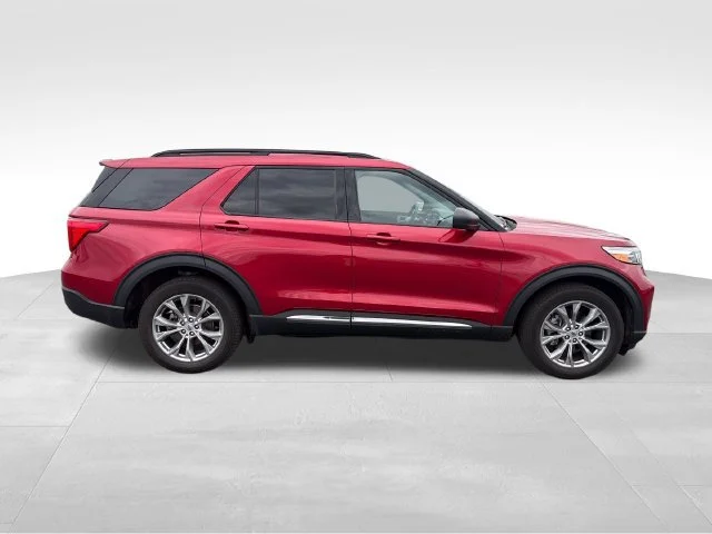 Used 2023 Red Ford XLT image 6