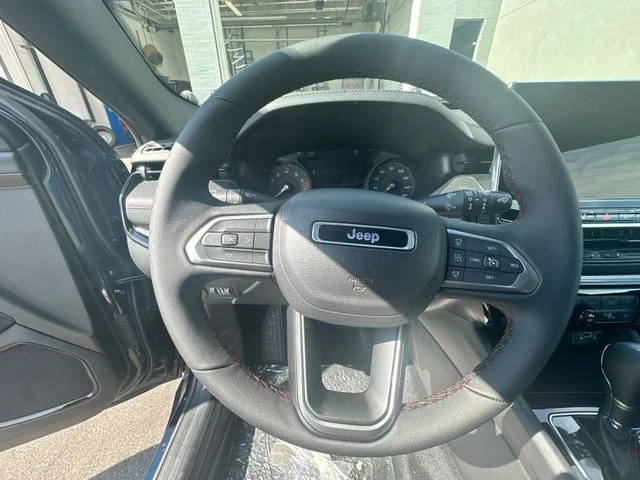 New 2026 Fathom Blue Pearl-Coat Exterior Paint Jeep Trailhawk image 16