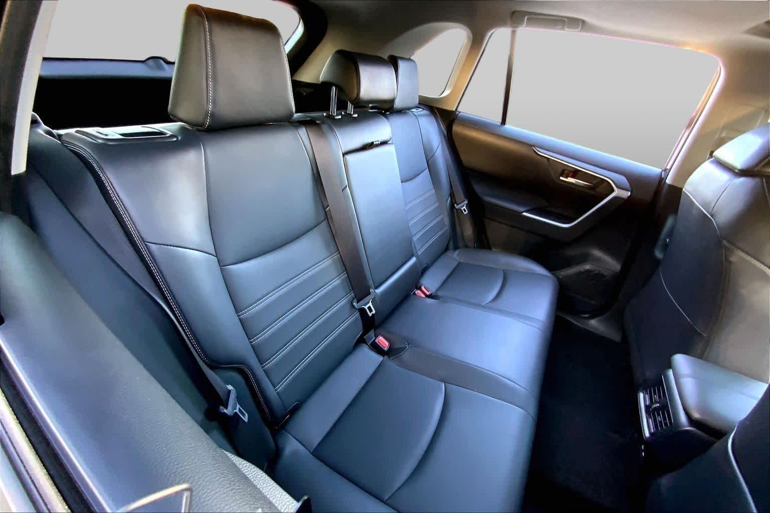 Used 2025 Midnight Black Metallic Toyota XLE Premium image 19