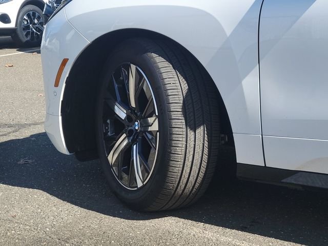 2026 BMW iX 45 - Photo 32