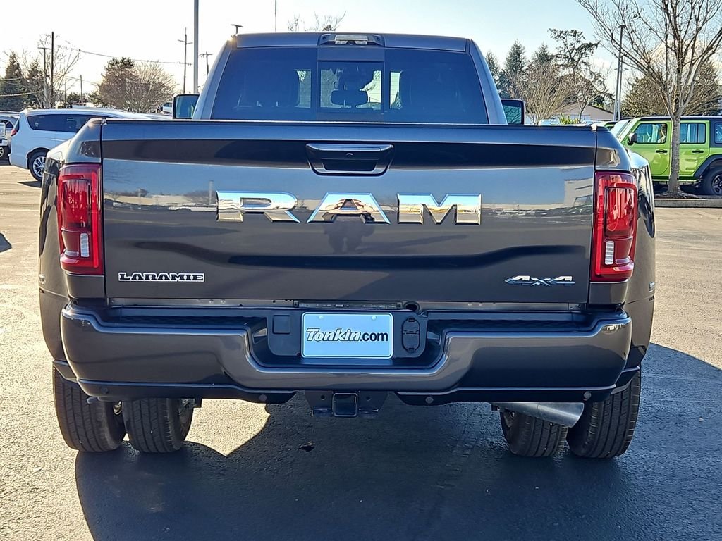 New 2026 Granite Crystal Metallic Clear-Coat Exterior Paint RAM Laramie image 5