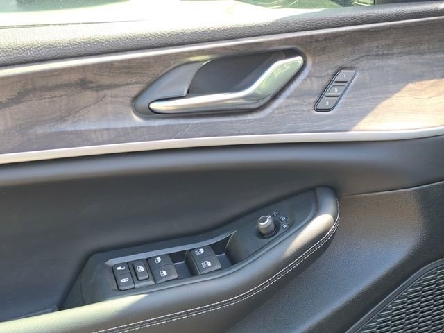 New 2026 Baltic Gray Metallic Clearcoat Jeep Limited image 38