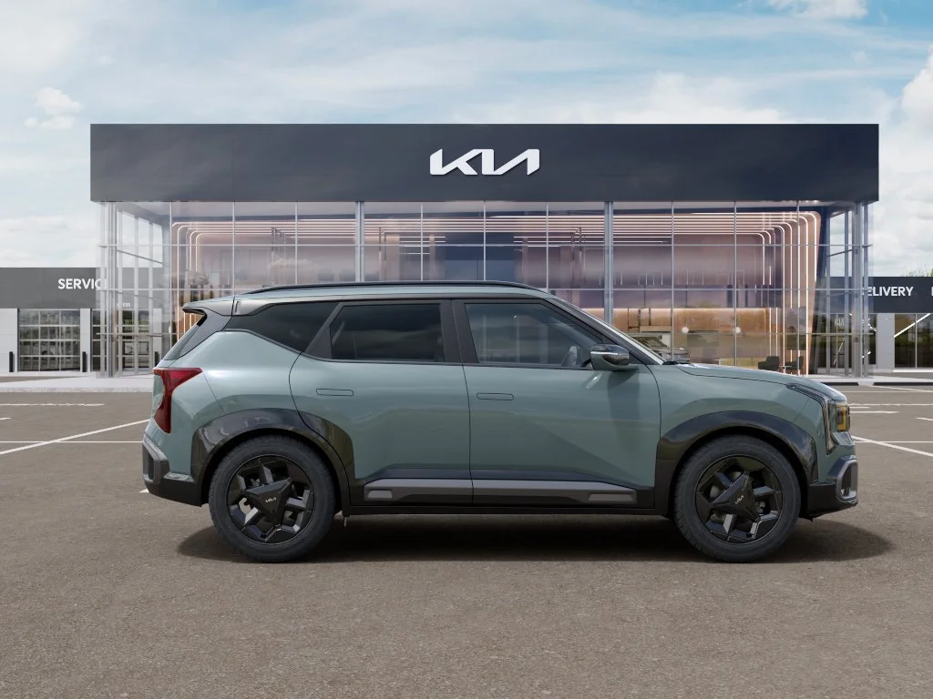 New 2027 Green Kia X-Line S image 8