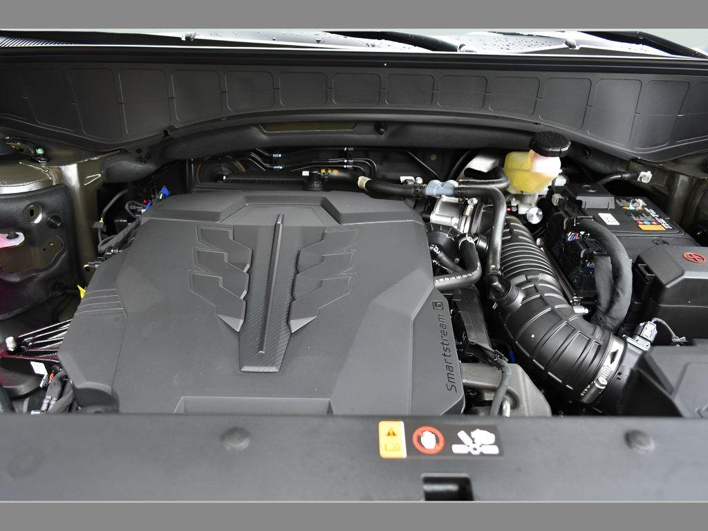 New 2026 Titan Charcoal Pearl Hyundai Limited FWD image 9