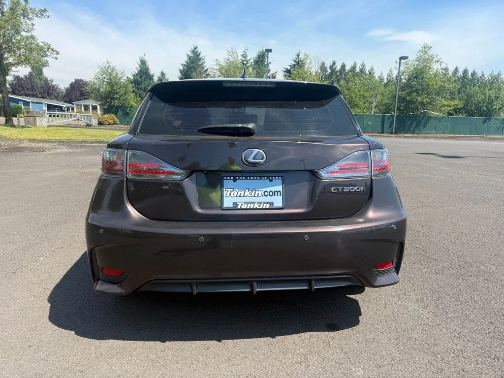Used 2016 Pearl Lexus 200h image 6