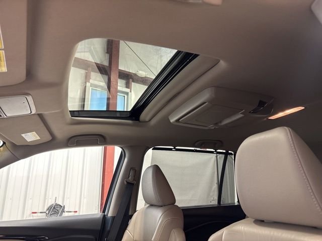 Used 2021 Platinum White Pearl Honda Touring image 34