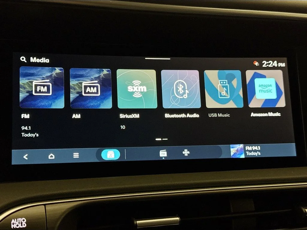 New 2026 Black Hyundai SEL Premium image 32