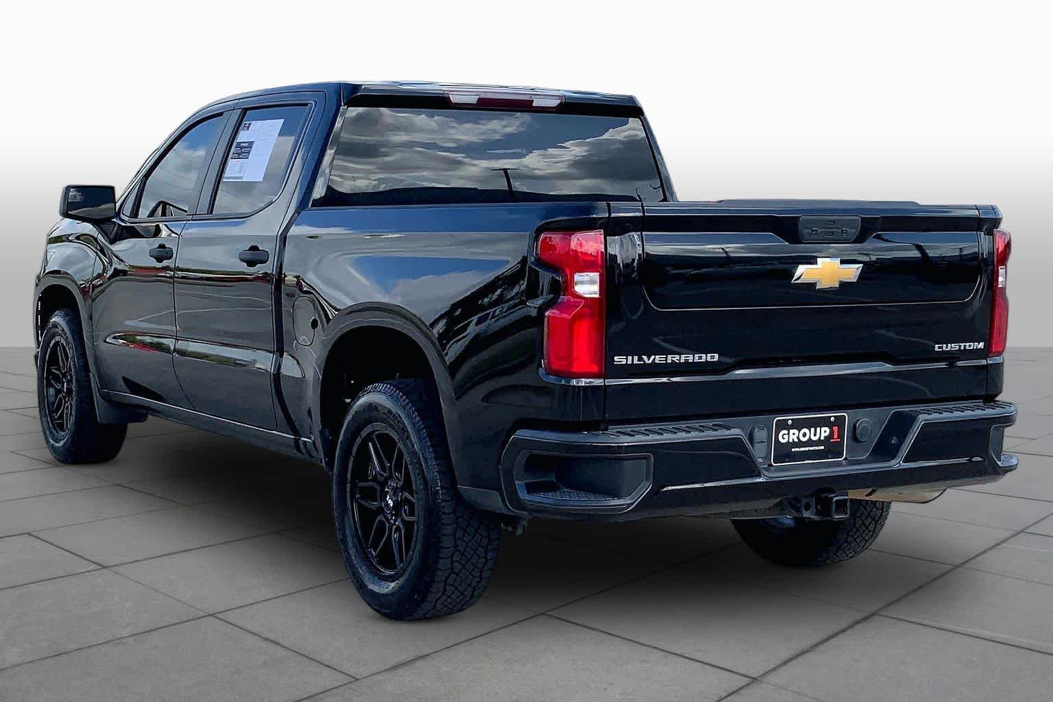 Used 2021 Black Chevrolet Custom image 12