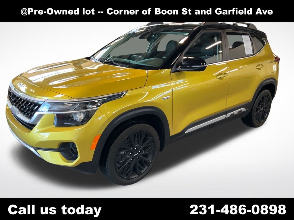 Used 2022 Yellow Kia Nightfall image 1