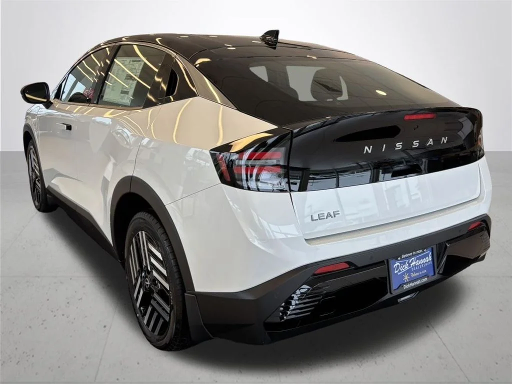 New 2026 Everest White Pearl TriCoat / Super Black Two-tone Nissan SV+ image 10