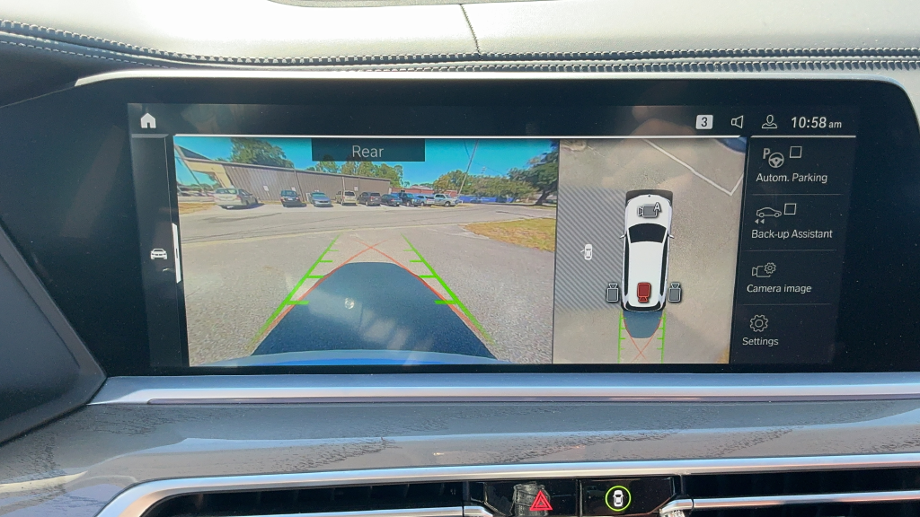 Used 2022 White BMW xDrive40i image 13