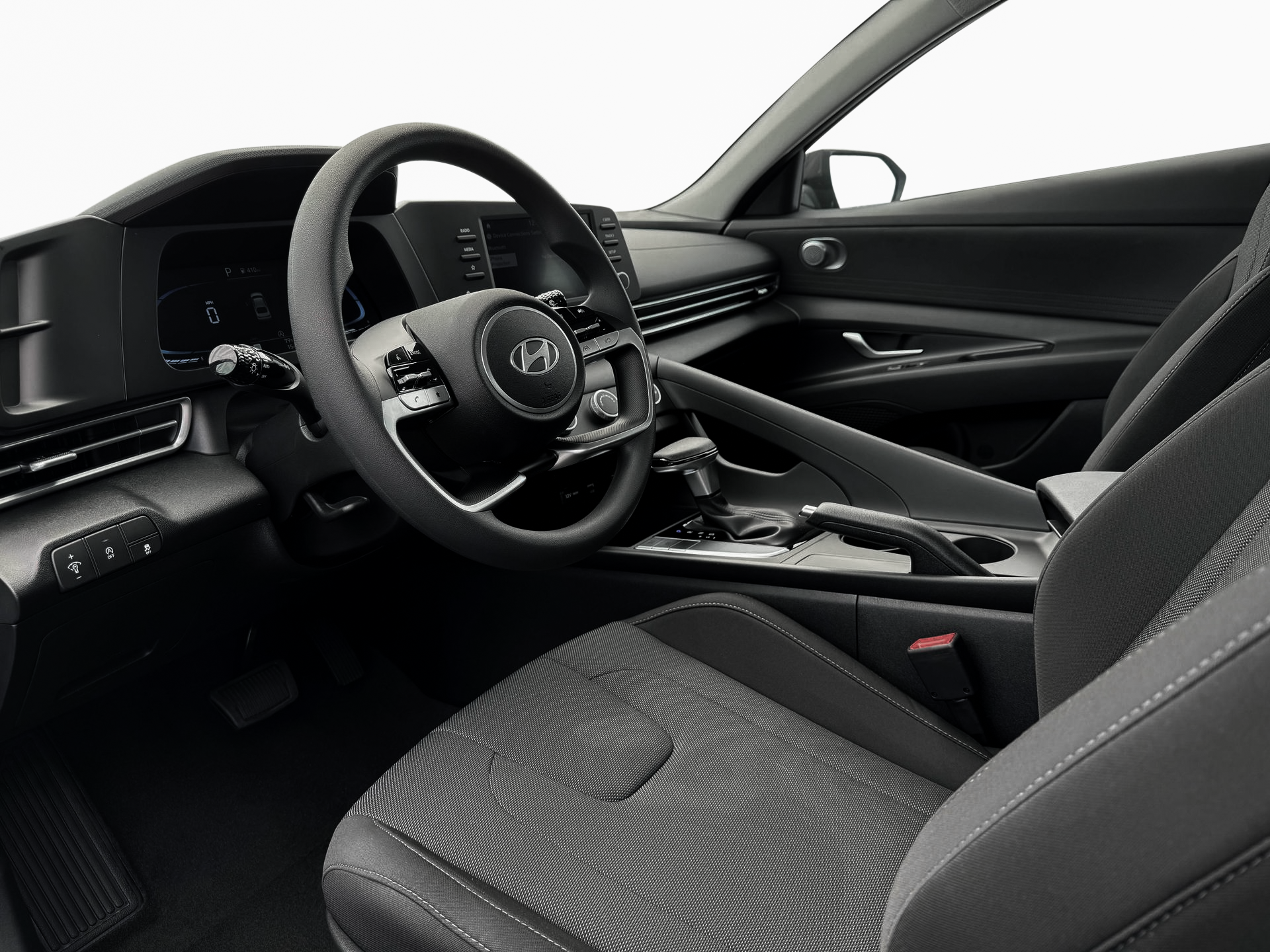 2025 Hyundai Elantra SE - Photo 14