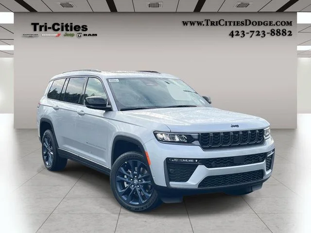 New 2026 Silver Zynith Exterior Paint Jeep Limited image 1