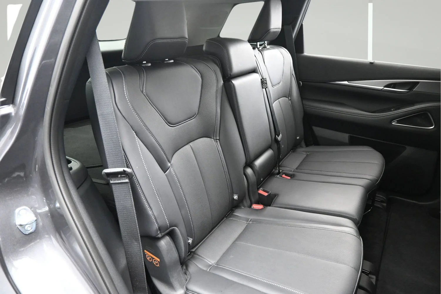 Used 2026 Graphite Shadow INFINITI LUXE image 13