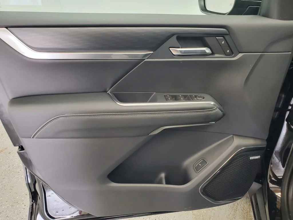 New 2026 Ebony Twilight Metallic GMC Elevation image 8