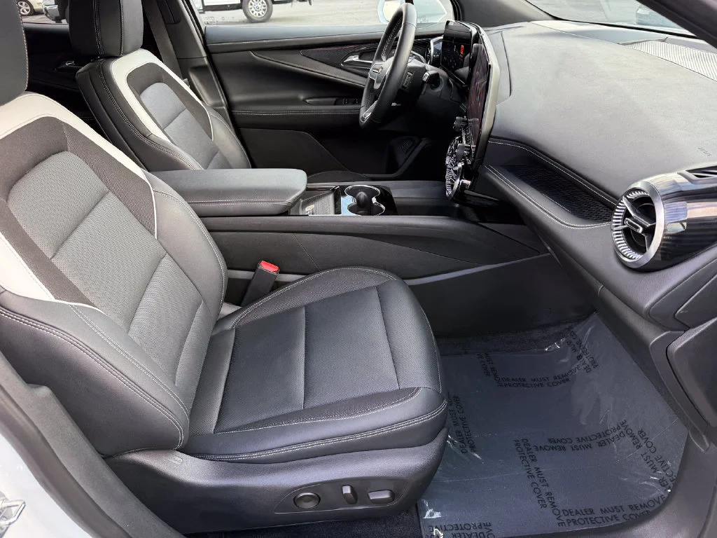 Used 2024 White Chevrolet LT image 20