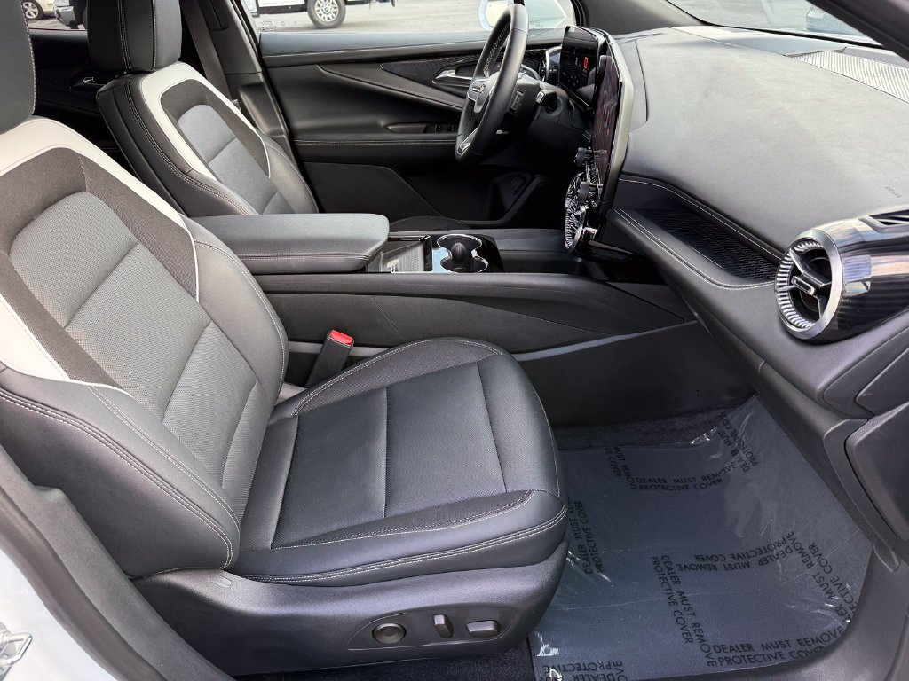 Used 2024 White Chevrolet LT image 20