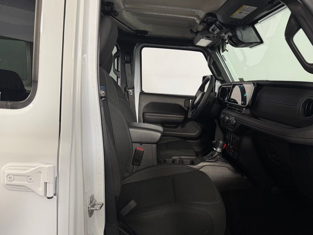 Used 2025 White Jeep Rubicon 4xe image 31