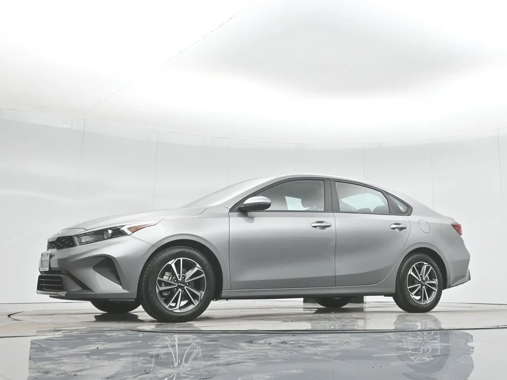 Used 2022 Gray Kia LXS image 47