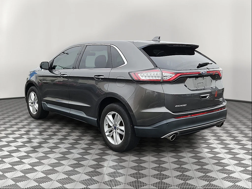 Used 2017 Magnetic Ford SEL image 4