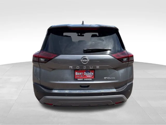 Used 2023 Gray Nissan SV image 7