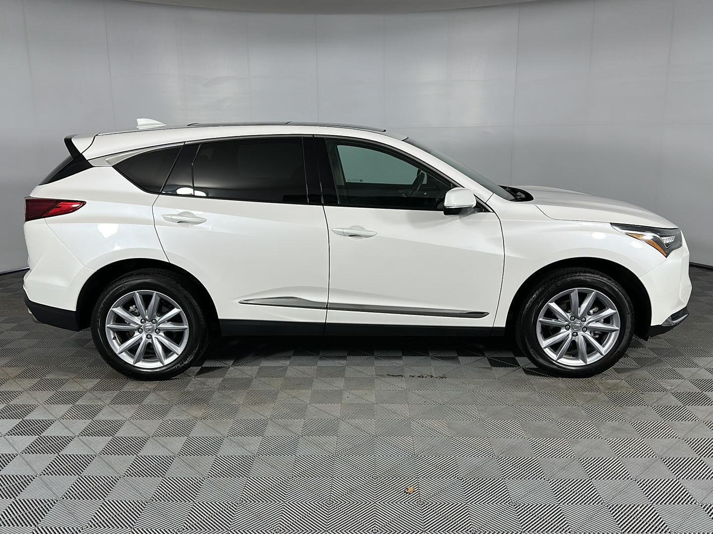 Used 2024 Platinum White Pearl Acura SH-AWD image 27