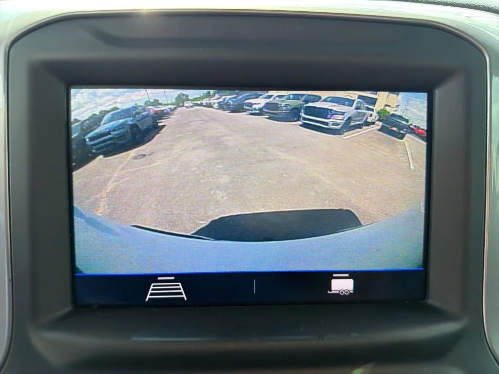 Used 2021 White Chevrolet Custom image 34