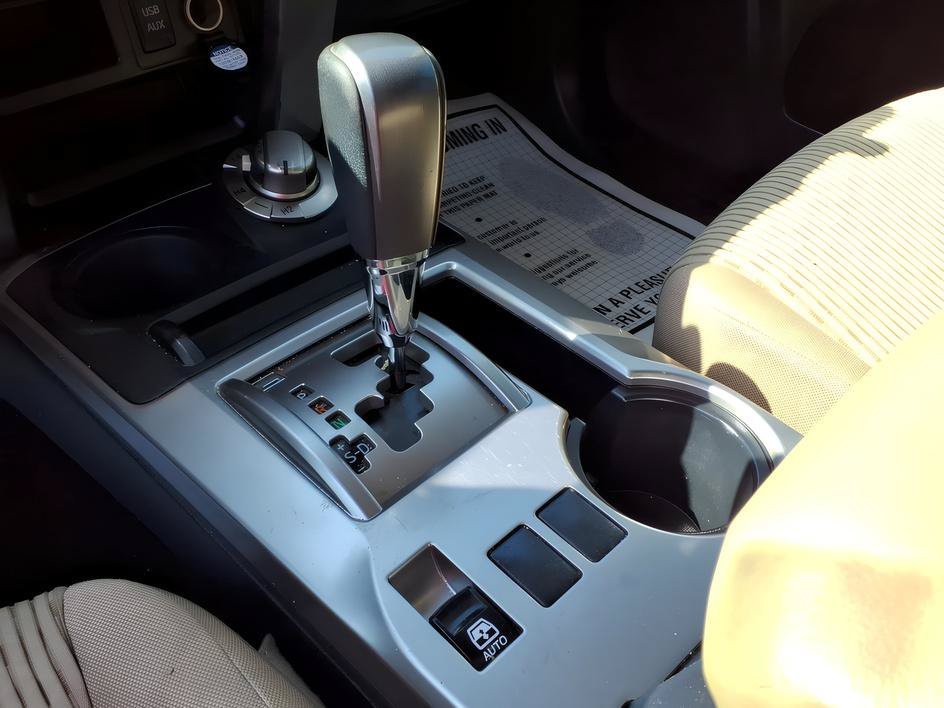 Used 2016 Super White Toyota SR5 image 21