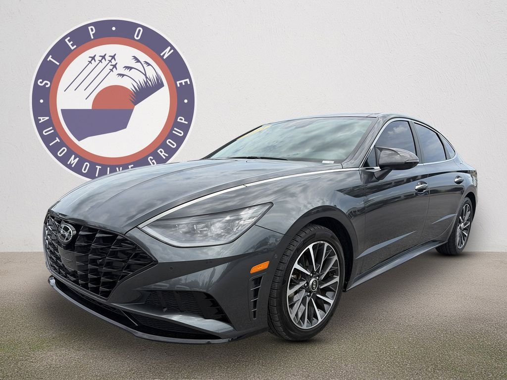 Used 2023 Gray Hyundai Limited image 2