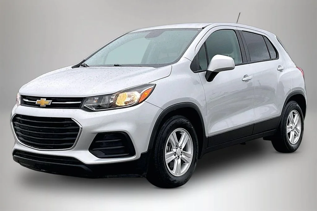 Used 2022 Silver Chevrolet LS image 2