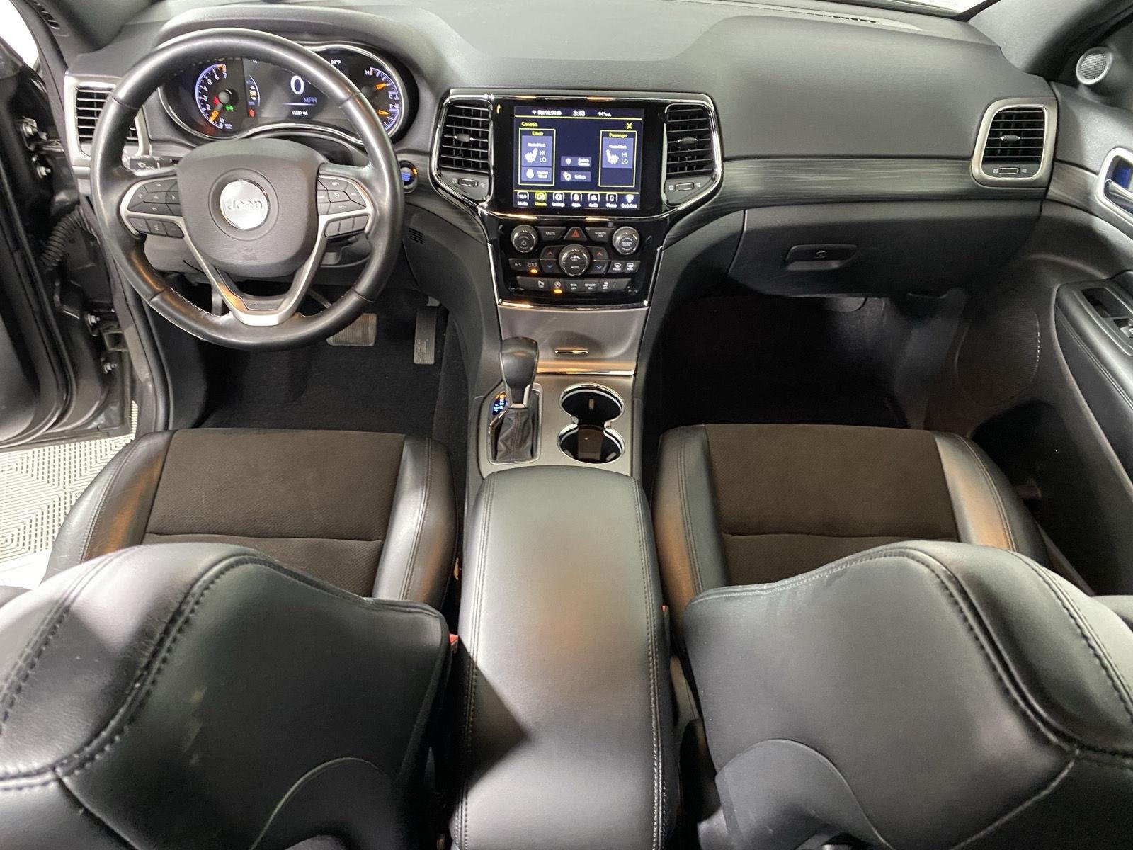 Used 2020 Granite Crystal Metallic Clearcoat Jeep Altitude image 24