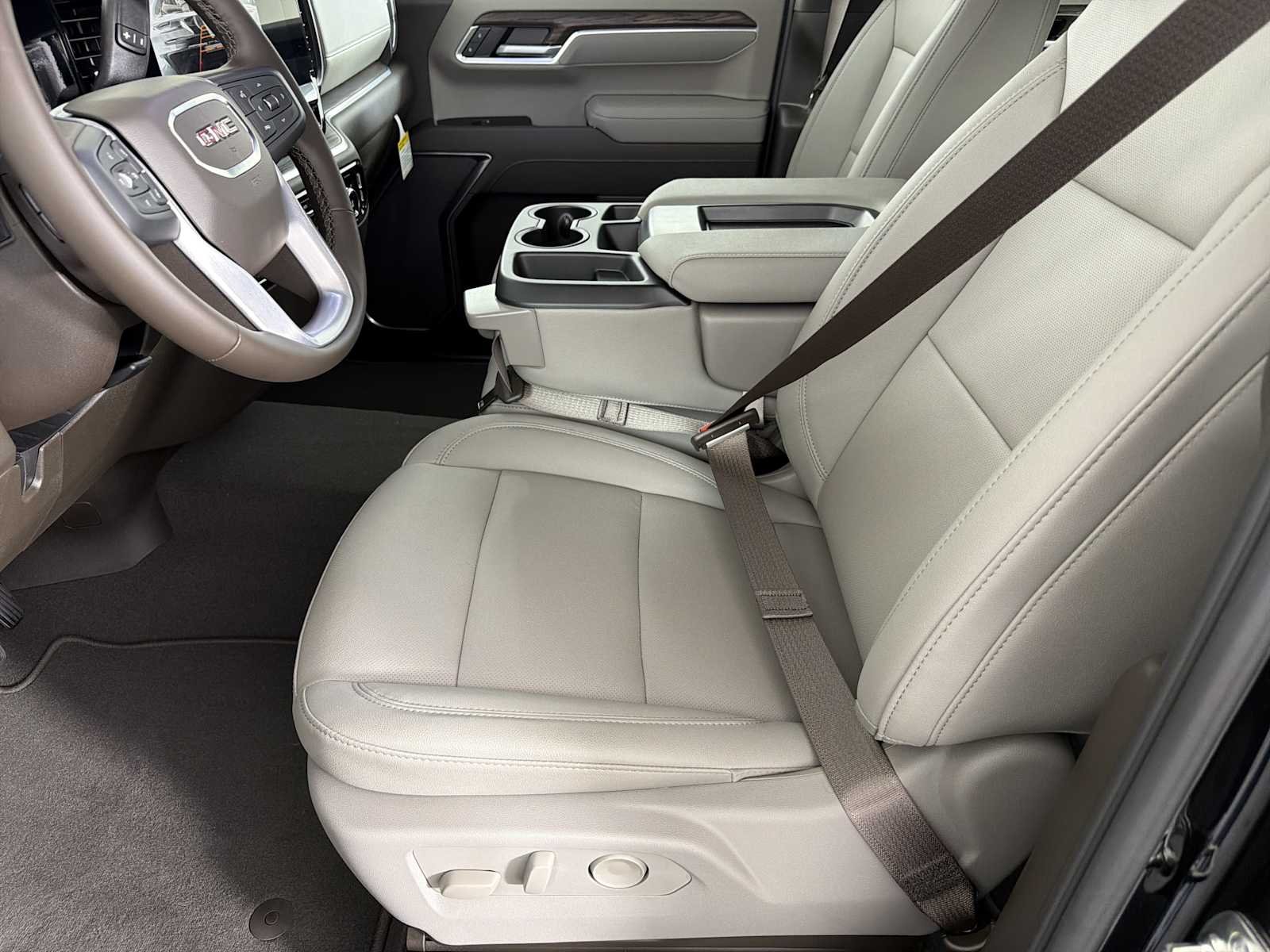 New 2026 Onyx Black GMC SLT image 7