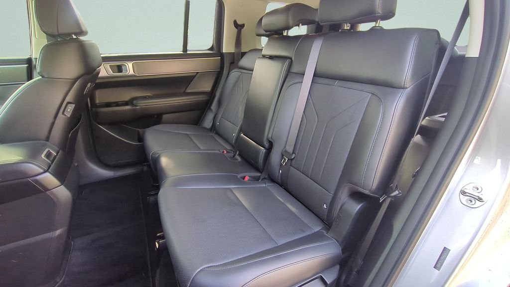 Used 2024 Silver Hyundai SEL image 10