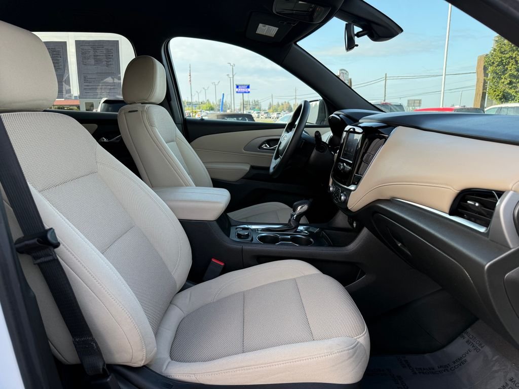 Used 2022 White Chevrolet LS image 12