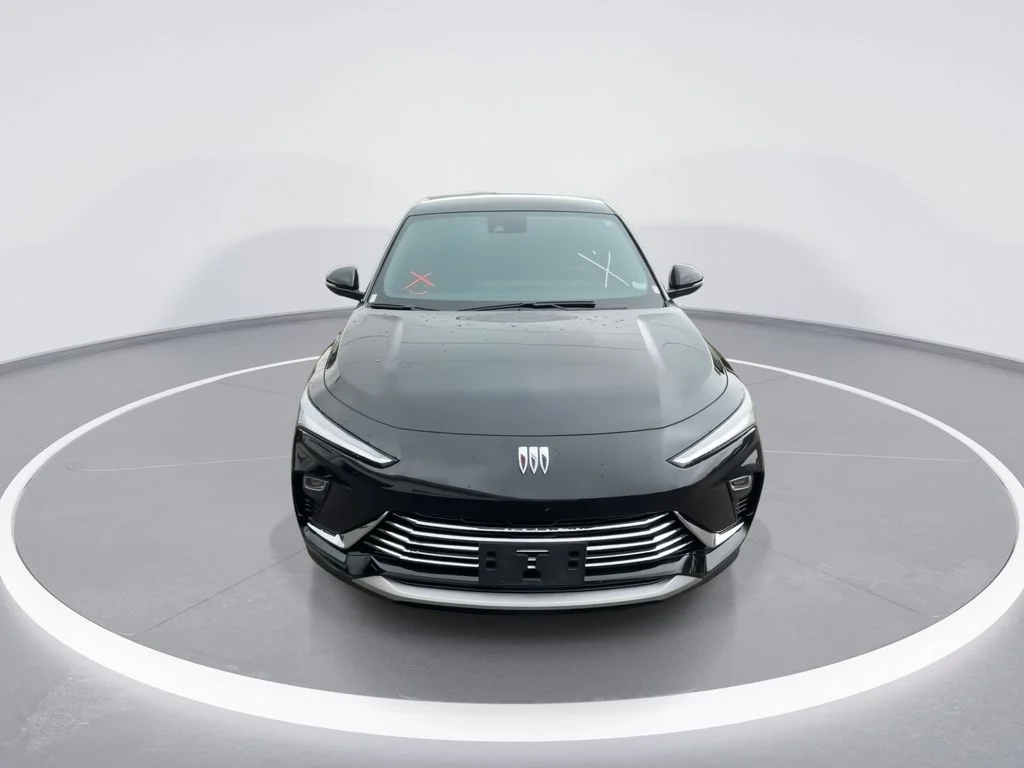 Used 2024 Black Buick Preferred image 3