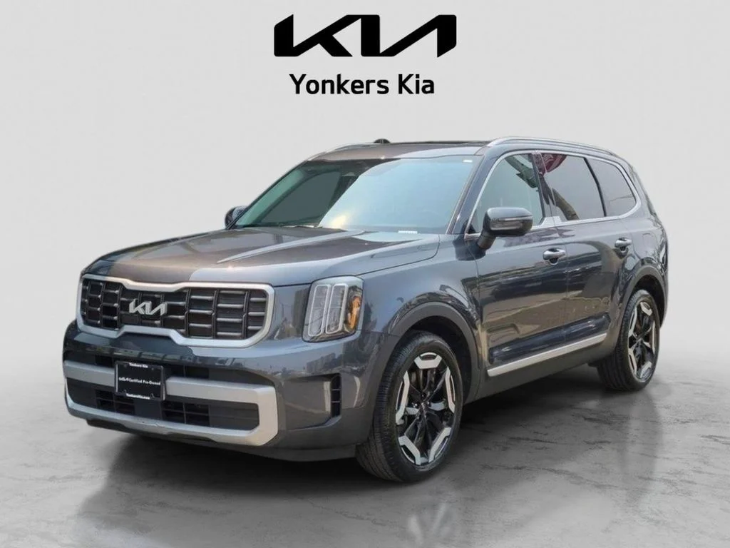 Used 2023 Gray Kia S image 1