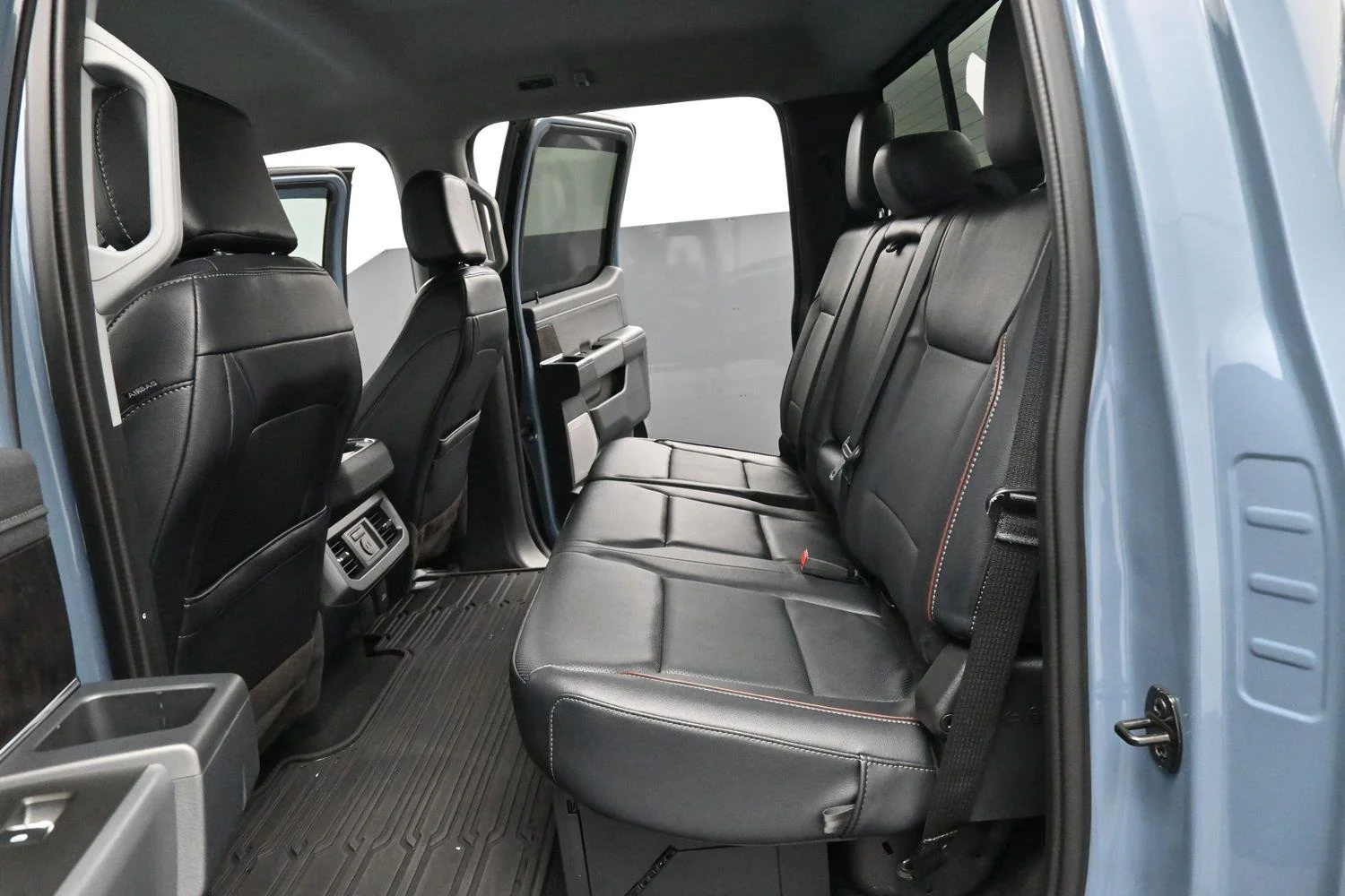 Used 2023 Azure Gray Metallic Tri-Coat Ford Lariat image 30