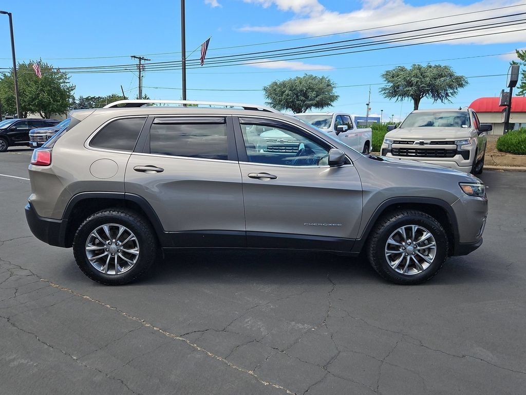 Used 2020 Light Brownstone Pearlcoat Jeep Latitude Plus image 7