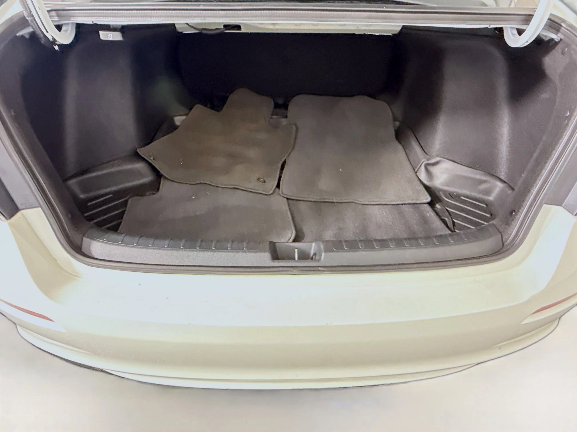 Used 2023 Platinum White Pearl Honda Sport image 31