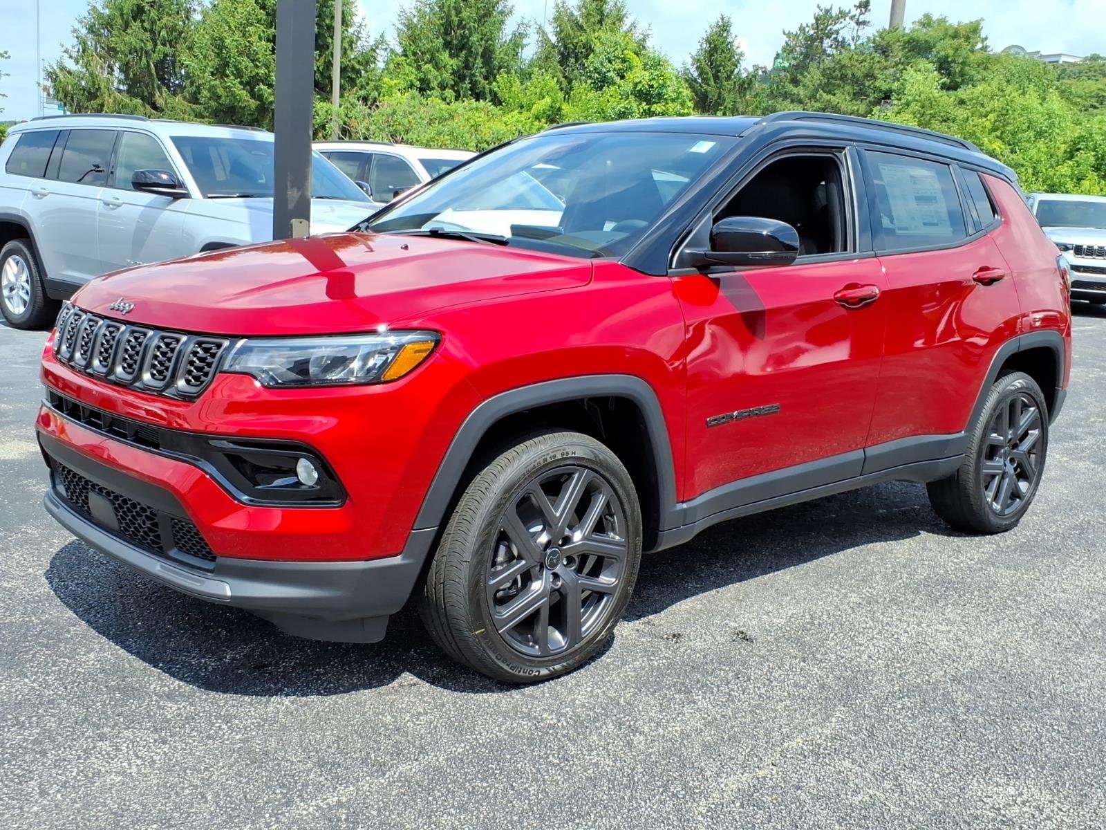 New 2026 Red Hot Pearl-Coat Exterior Paint Jeep Limited Altitude image 1