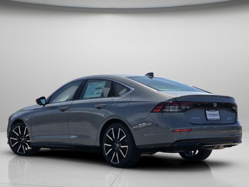 New 2026 Urban Gray Pearl Honda Touring image 5