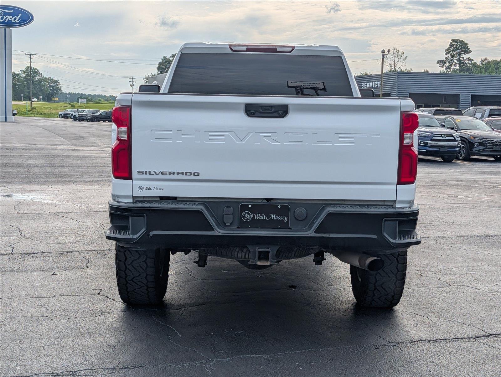 Used 2020 SUMMIT WHITE Chevrolet Custom image 4