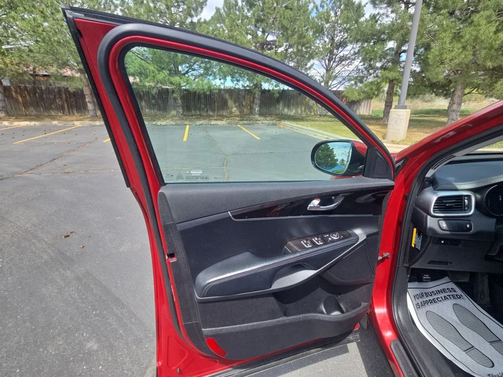 Used 2017 Red Kia LX image 28