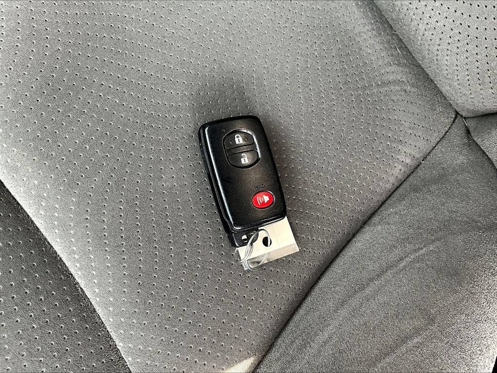 2015 Toyota Prius 31