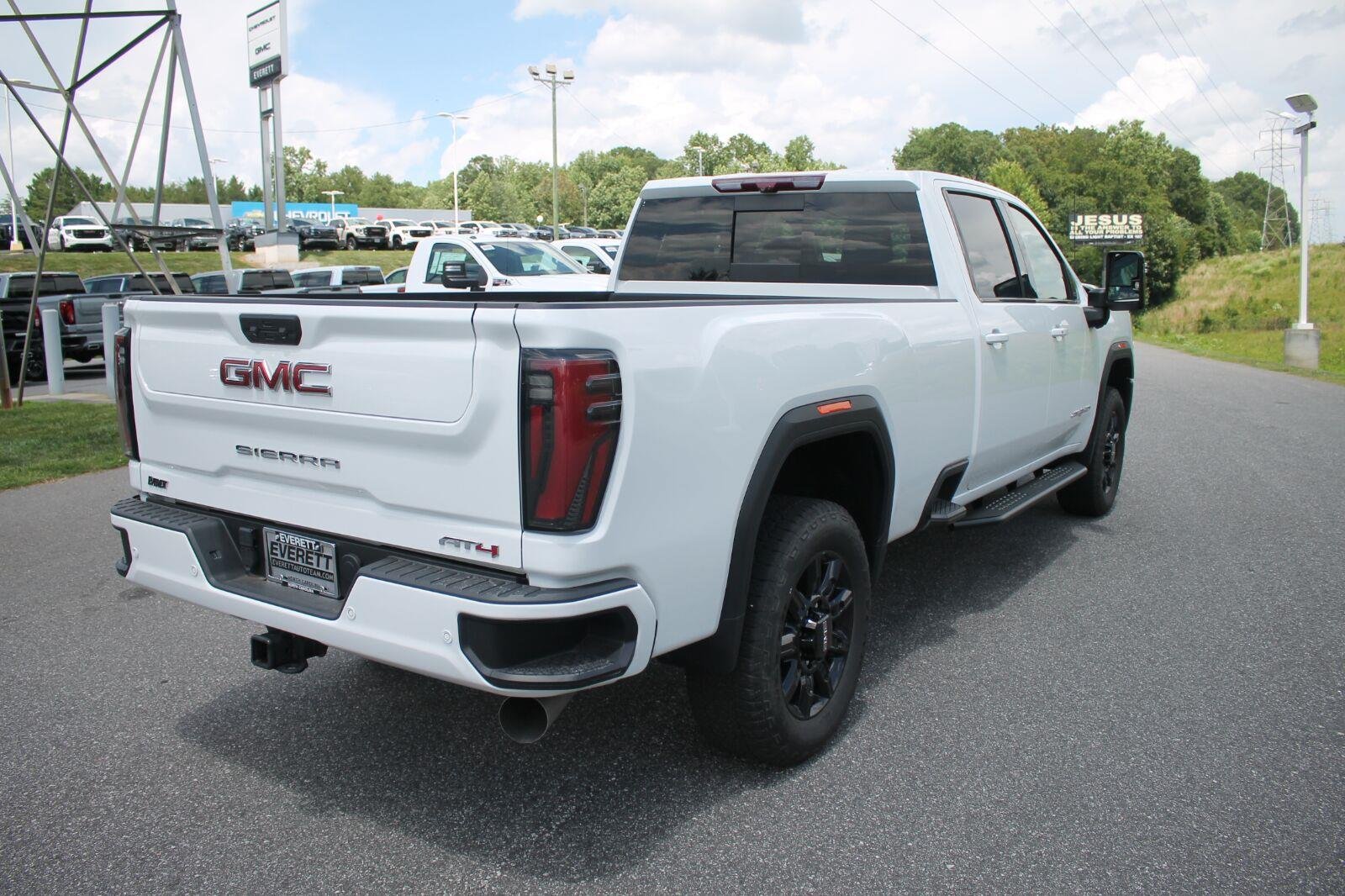 Used 2024 Summit White GMC AT4 image 9