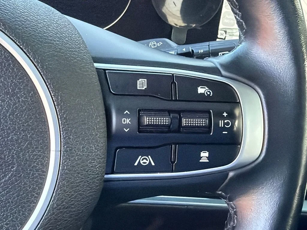 Used 2023 Black Kia X-Pro Prestige image 26