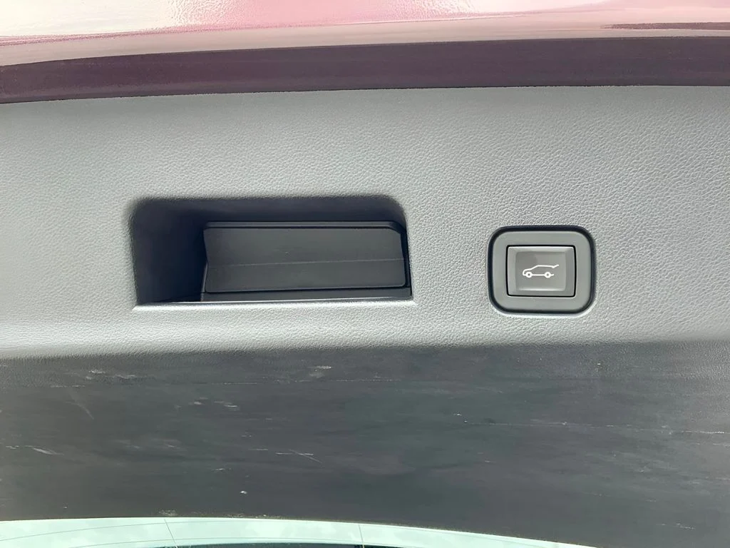 Used 2025 Brown GMC Elevation image 42