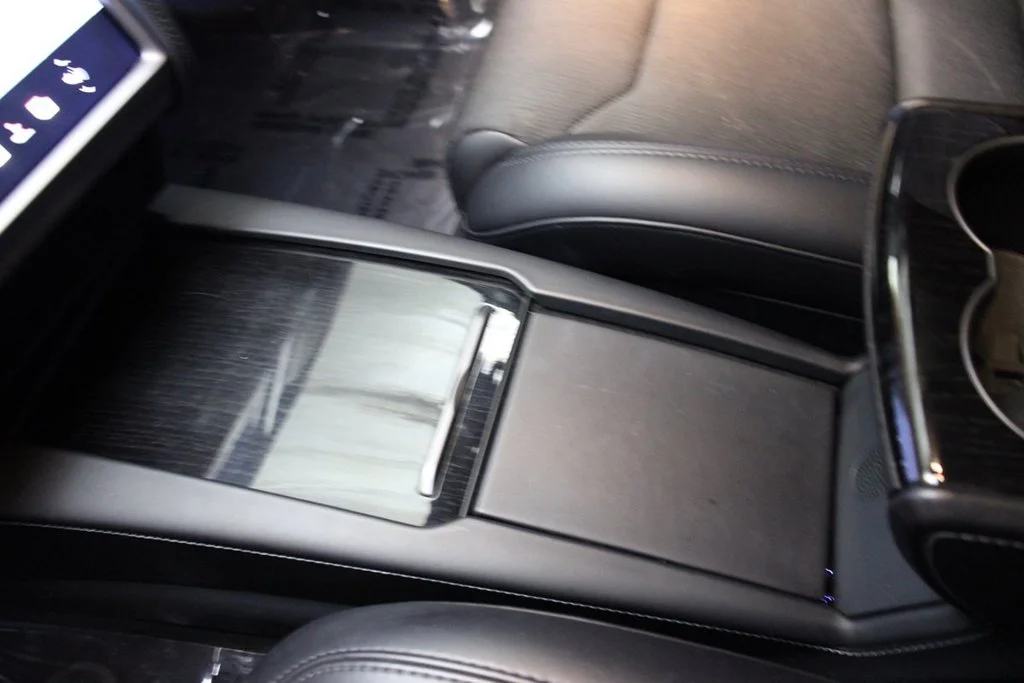 Used 2018 Obsidian Black Metallic Tesla  image 46