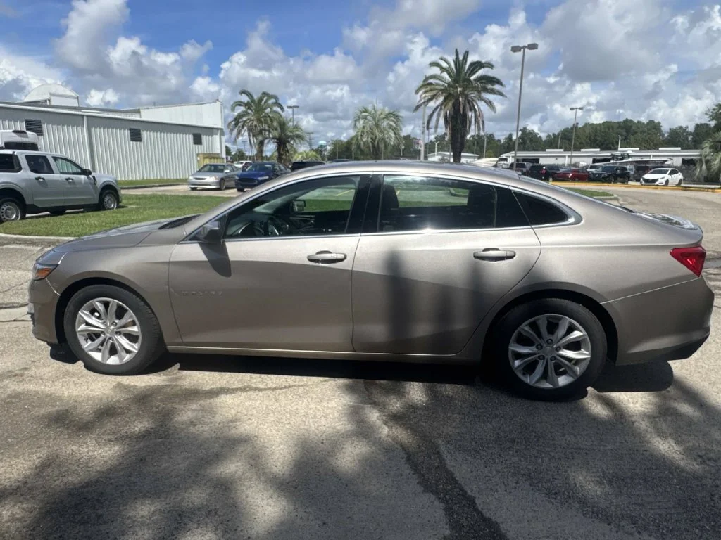 Used 2023 Gray Chevrolet LT image 8