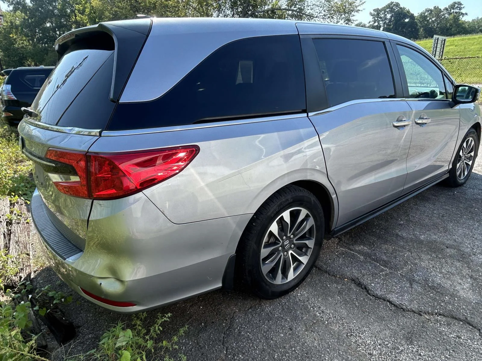 Certified Used 2022 Silver Honda EX-L image 2